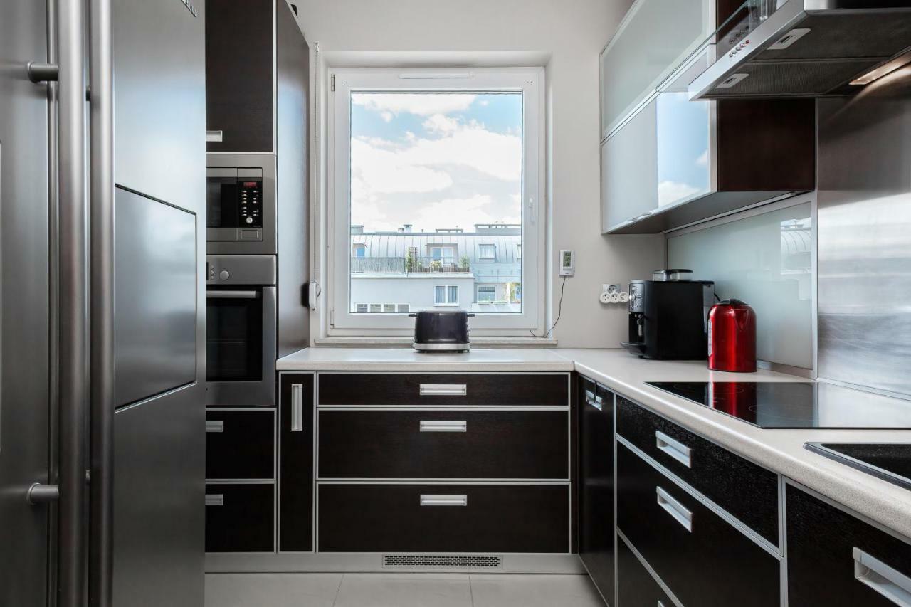 Manganowa By Renters *